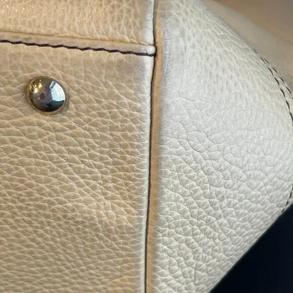 MCM Ivory Leather Shoulder Bag - Preowned - Picture 14 of 16